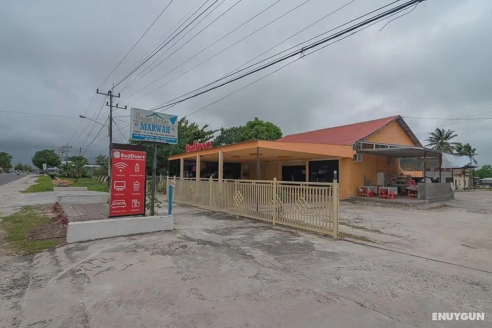 RedDoorz Syariah @ Jalan Tjilik Riwut - Dış Mekan
