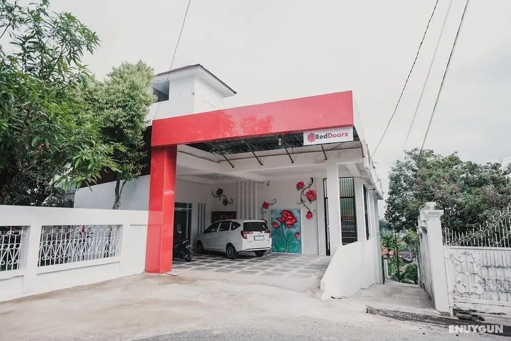 RedDoorz Syariah near Arafah Hospital Jambi - Dış Mekan