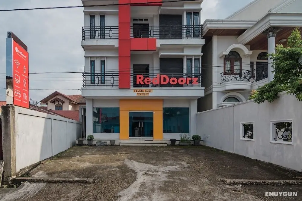 RedDoorz Syariah near Jamtos Jambi - Dış Mekan