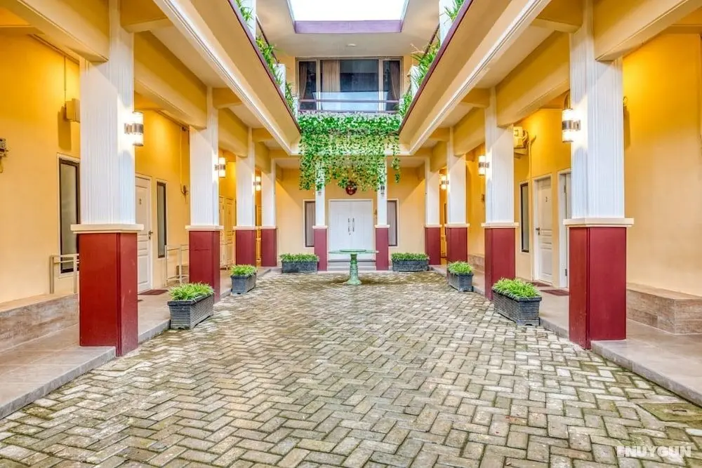 RedDoorz Syariah near Kebon Rojo Park Blitar - Öne Çıkan Resim