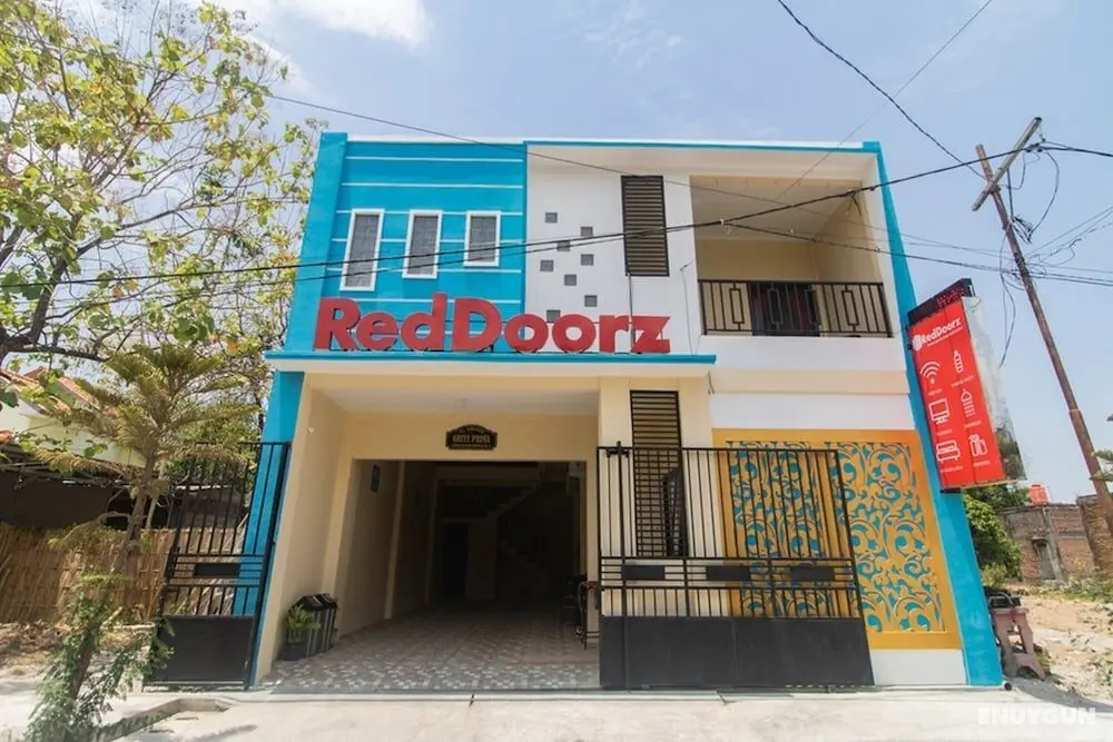 RedDoorz Syariah near Politeknik Negeri Madiun - Öne Çıkan Resim
