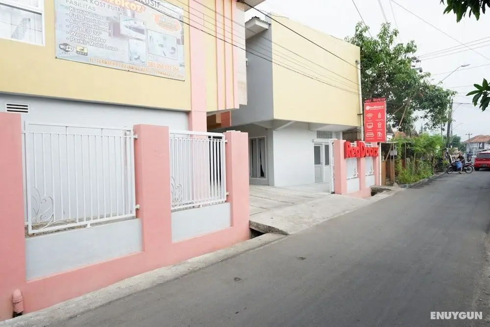 RedDoorz Syariah near RSUD Margono Purwokerto - Dış Mekan