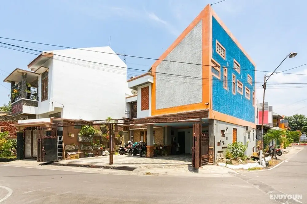 RedDoorz Syariah near Stadion Manahan Solo 2 - Öne Çıkan Resim