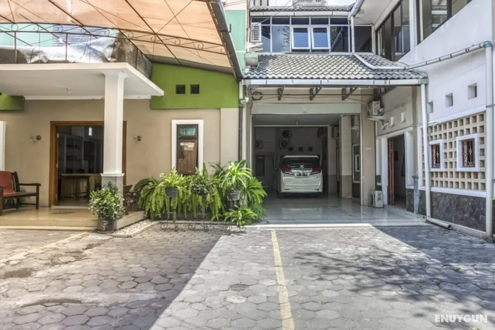 RedDoorz Syariah @ Raya Tajem Maguwo - Öne Çıkan Resim