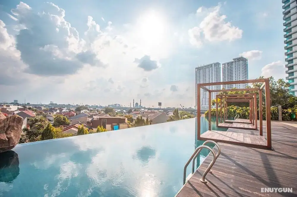 RedLiving Apartemen Grand Kamala Lagoon - Kita Pro Tower Barclay North - Havuz