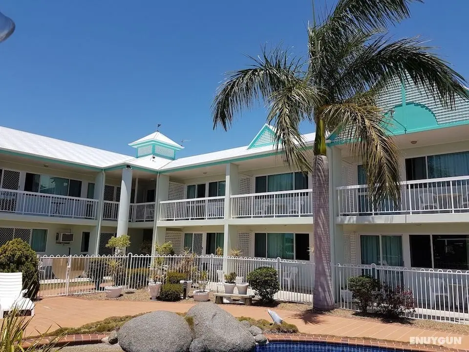 Reef Adventureland Motor Inn - Dış Mekan