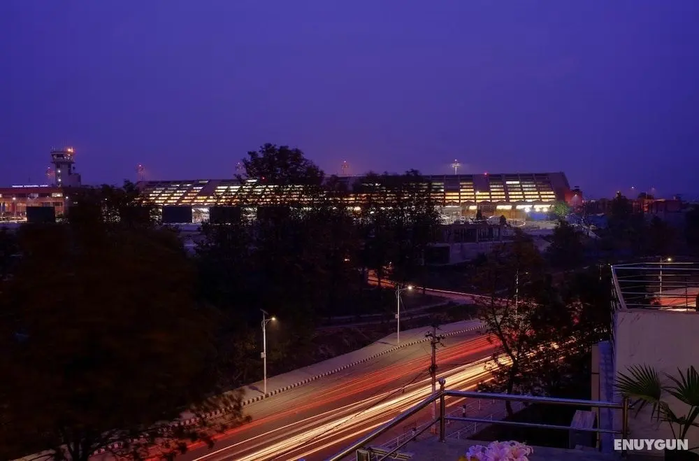 Regal Airport Hotel - Oda Düzeni