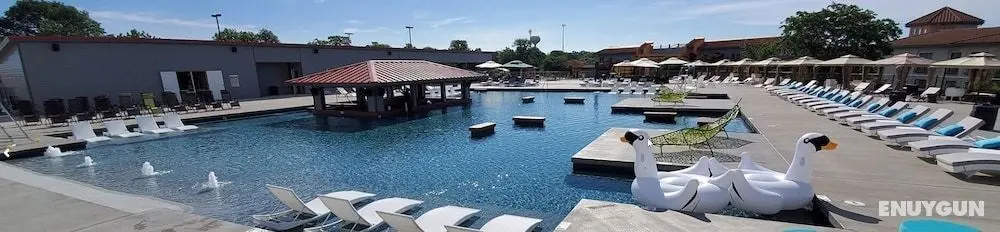 Regalia Hotel & Conference Center - Öne Çıkan Resim