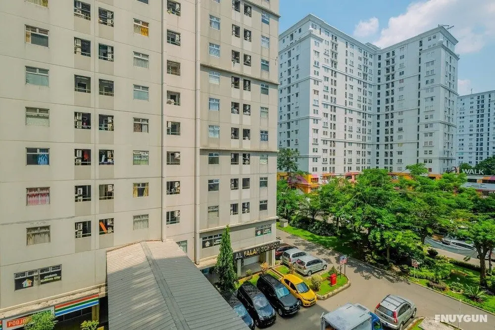 Relax 2BR Low Floor at Kalibata City Apartment - Dış Mekan