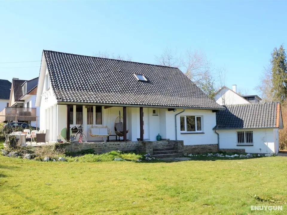 Relaxing Villa in Namur With Fenced Garden - Dış Mekan