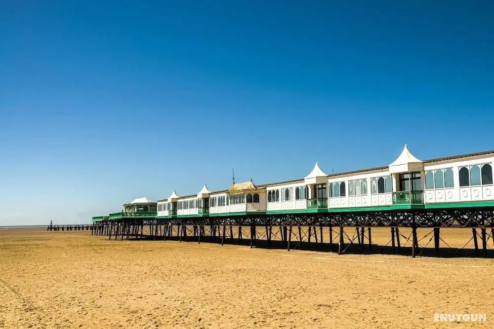 Remarkable 1-bed Apartment in Lytham Saint Annes - Öne Çıkan Resim