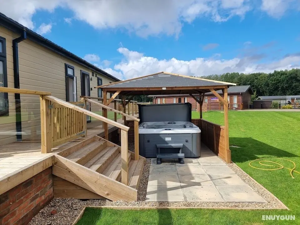 Remarkable 2-bed Luxury Lodge in Routh With Hottub - Öne Çıkan Resim