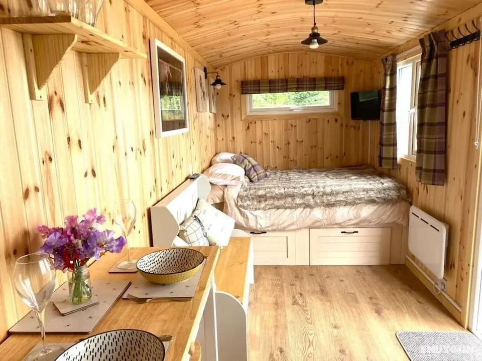 Remarkable Shepherds Hut in a Beautiful Location - Öne Çıkan Resim