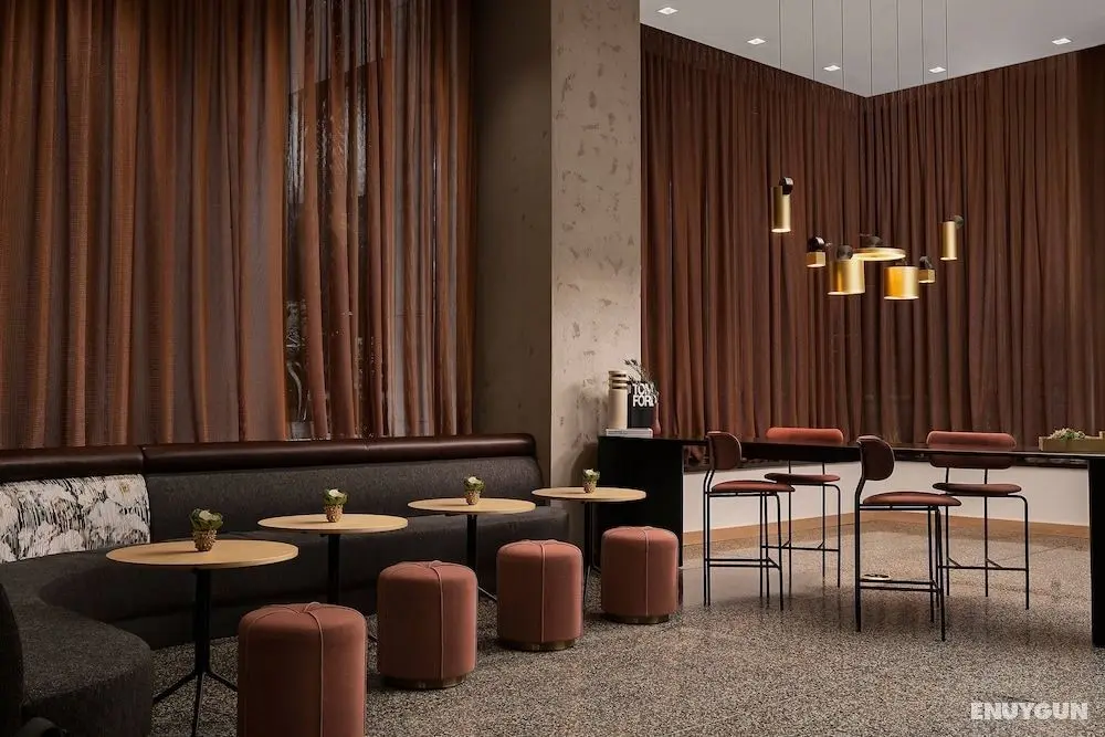 Renaissance Milwaukee West Hotel - Lobi