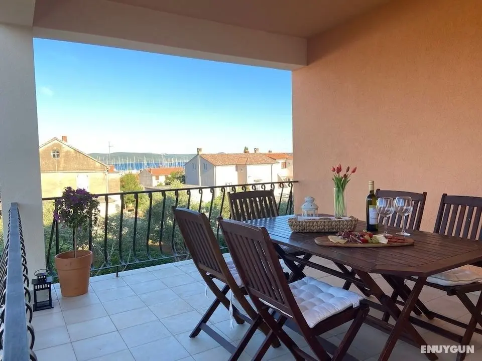 Renci - 100 m From sea - A1 - Öne Çıkan Resim