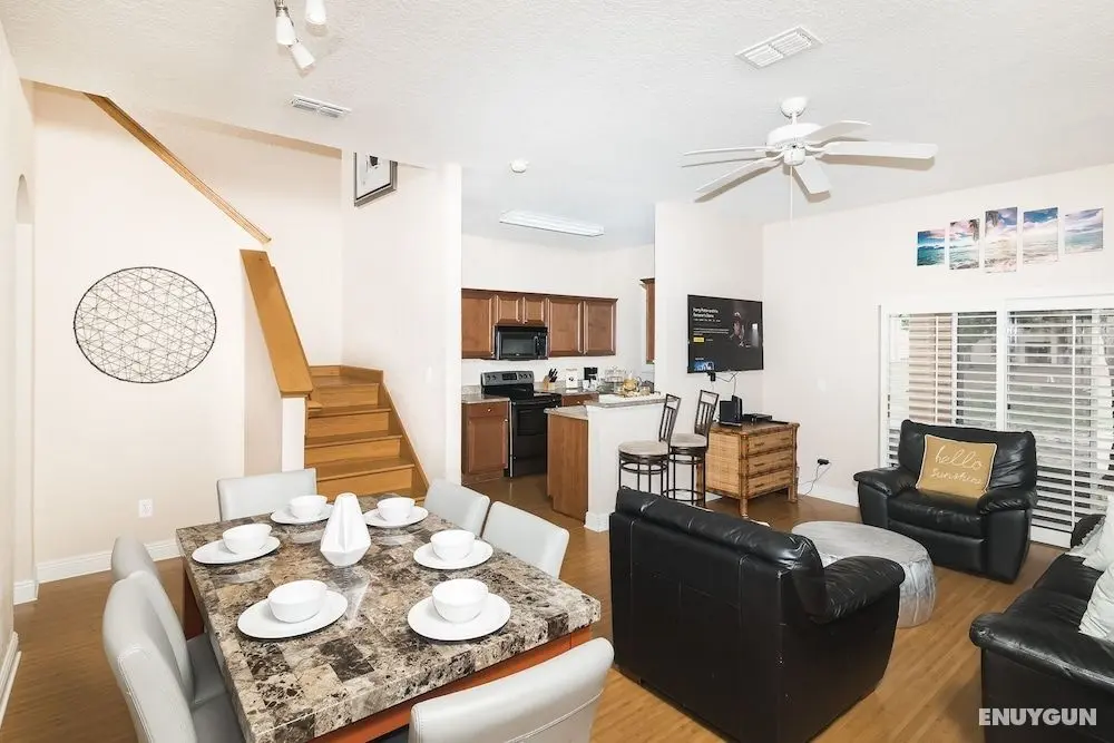 Rendezvous at Regal Palms - Öne Çıkan Resim
