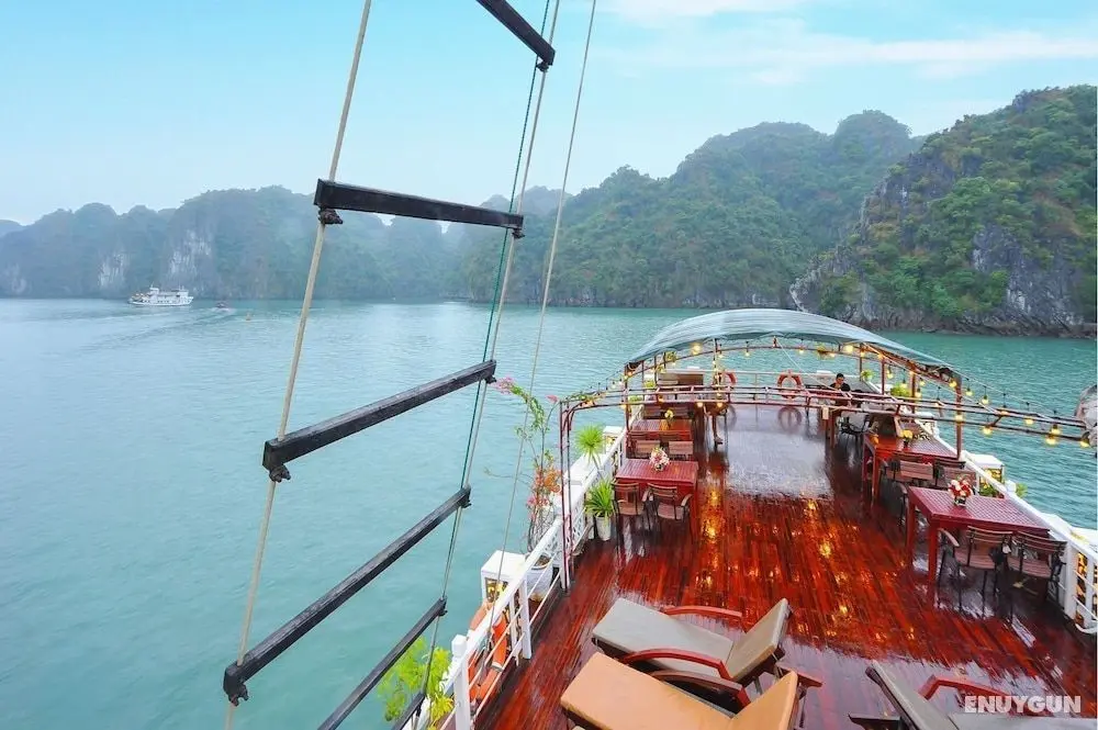 Renea Cruises Halong - Lobi