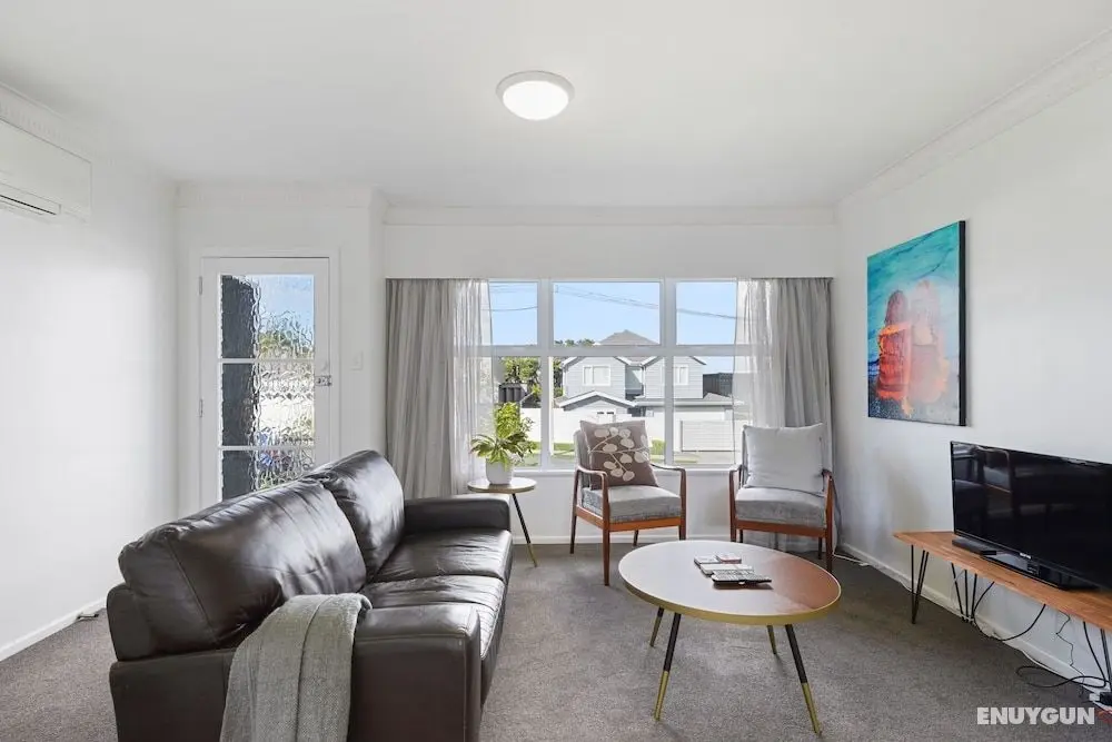 Renovated Takapuna 2BR Apt - Parking - Öne Çıkan Resim