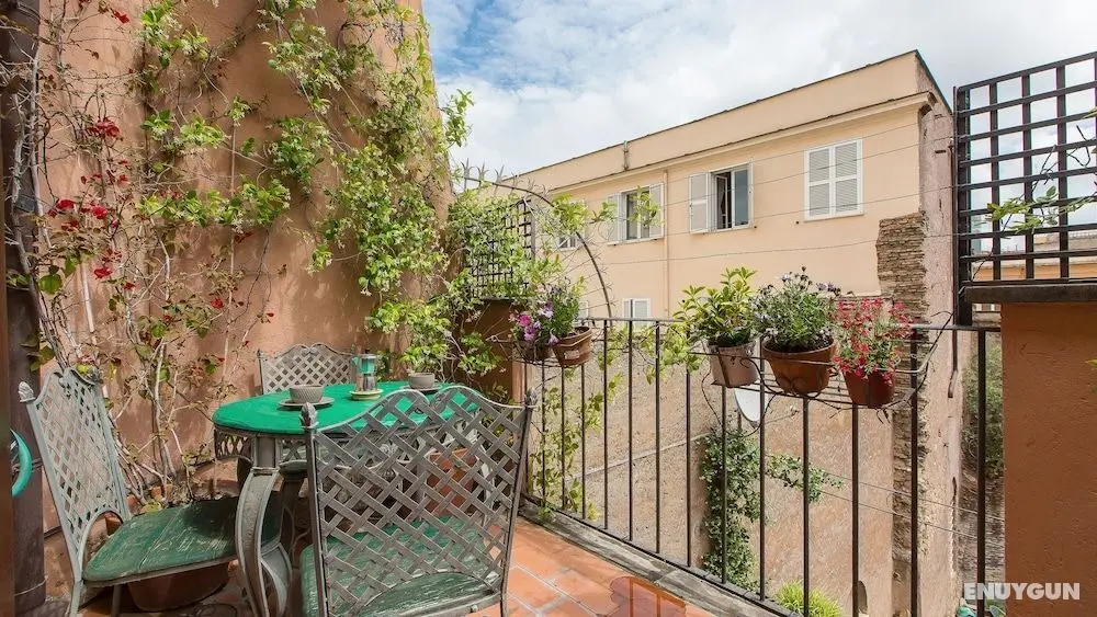 Rental in Rome Arco della Ciambella Penthouse - Oda Düzeni