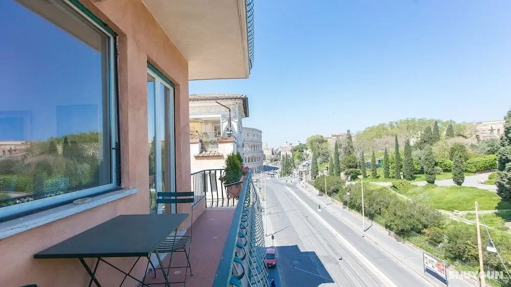 Rental In Rome Colosseum View Luxury Apartment - Oda Düzeni