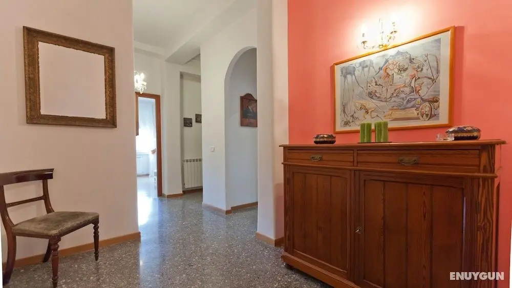 Rental In Rome Pateras Balcony Apartment - Lobi
