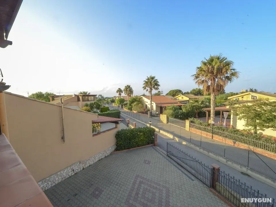 Rentopolis - Villa Torre Roccella - Oda Manzaraları