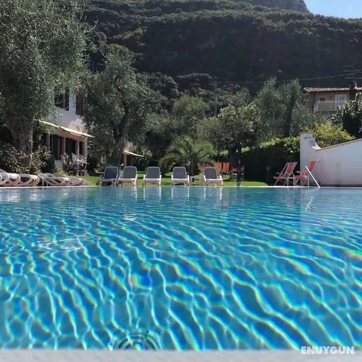 Hotel Residence Alesi - Havuz