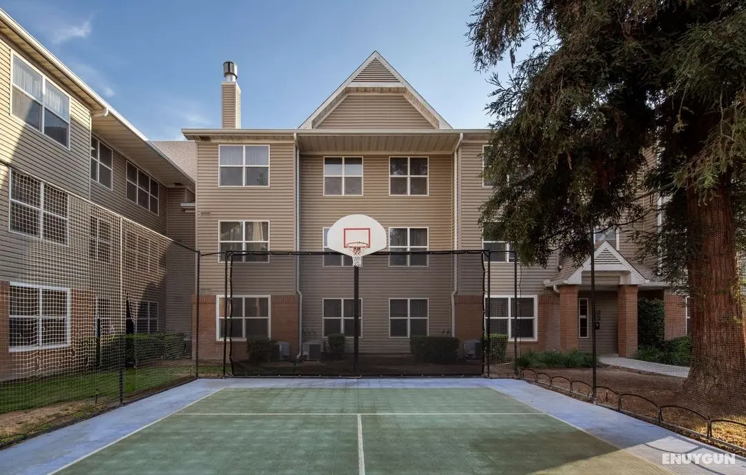 Residence Inn Fresno - Spor