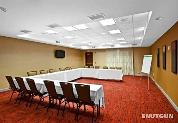 Residence Inn Greenville - Genel