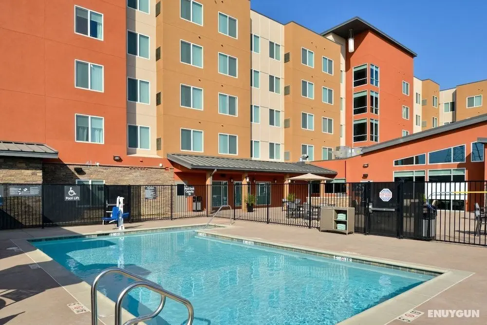 Residence Inn by Marriott Bakersfield West - Havuz