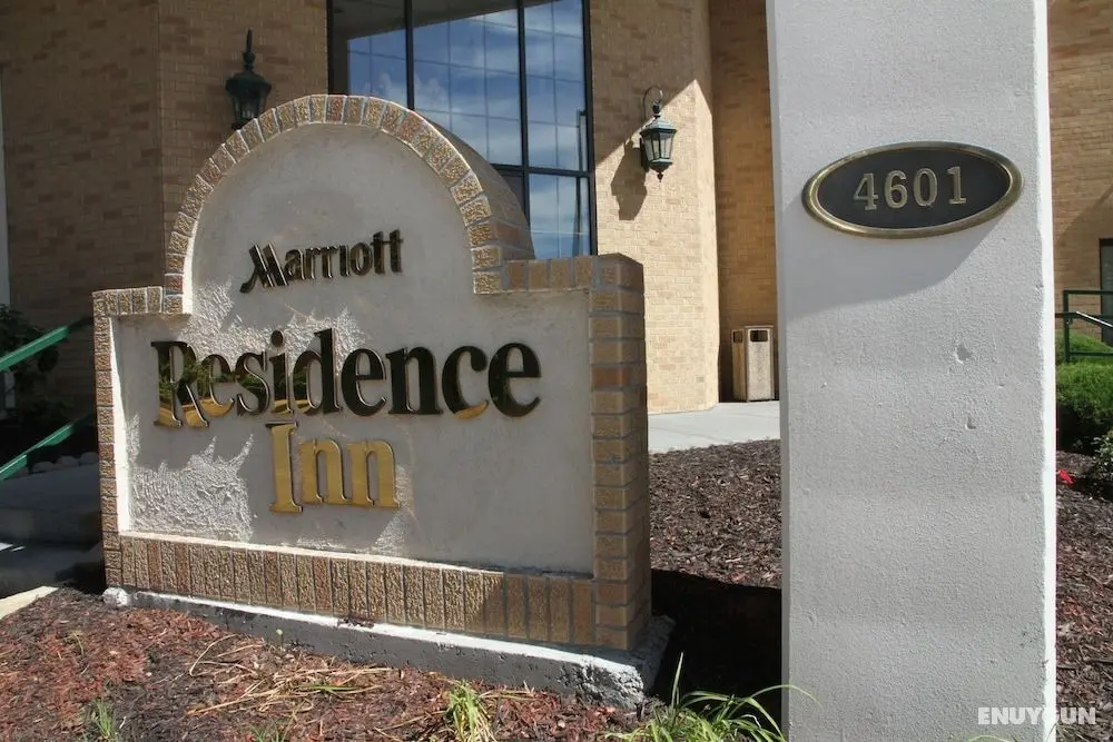 Residence Inn by Marriott Kansas City Country Club Plaza - Dış Mekan