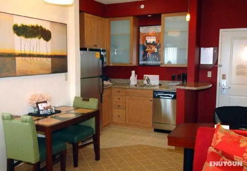 Residence Inn Melbourne - Genel