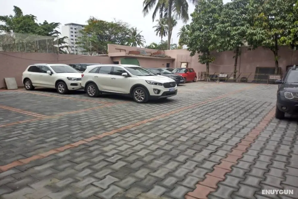 Residences Est 2 T3 - Otopark