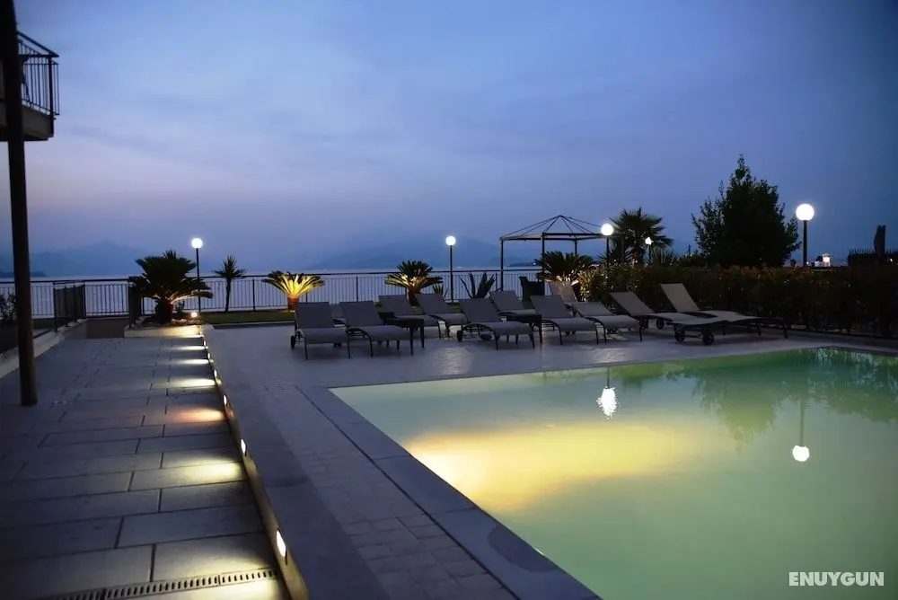 Residenza Miralago - Havuz