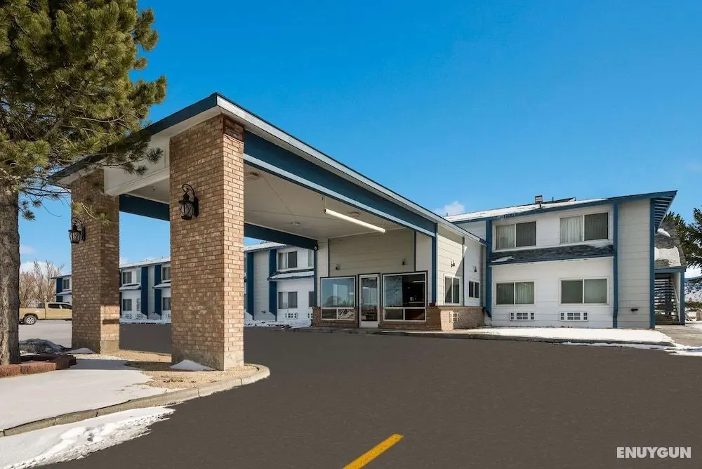 Rest Inn Suites Motel - Dış Mekan