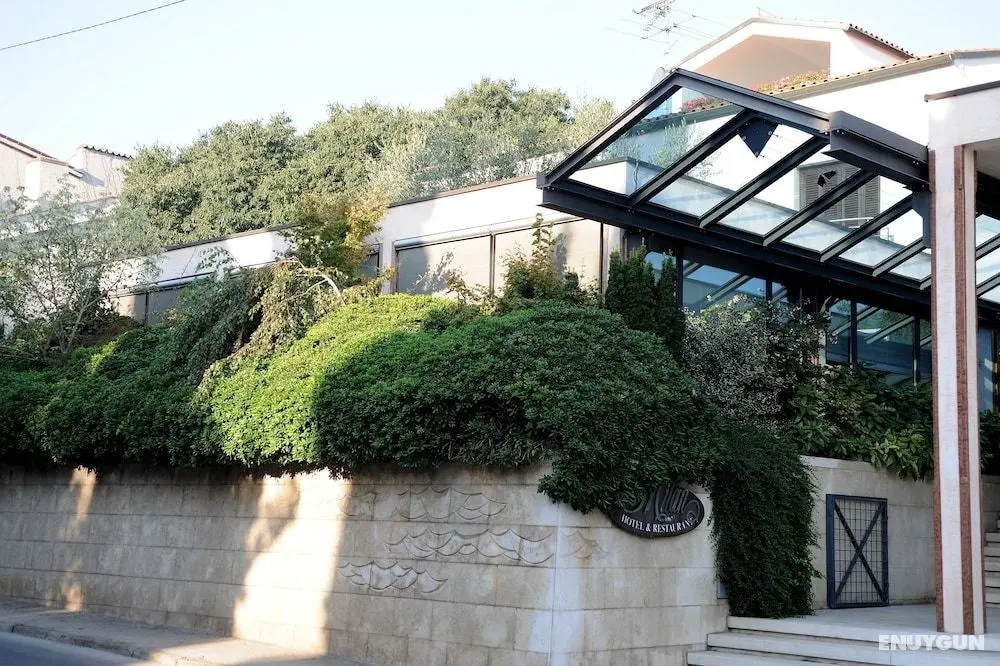 Hotel & Restaurant Milan - Dış Mekan