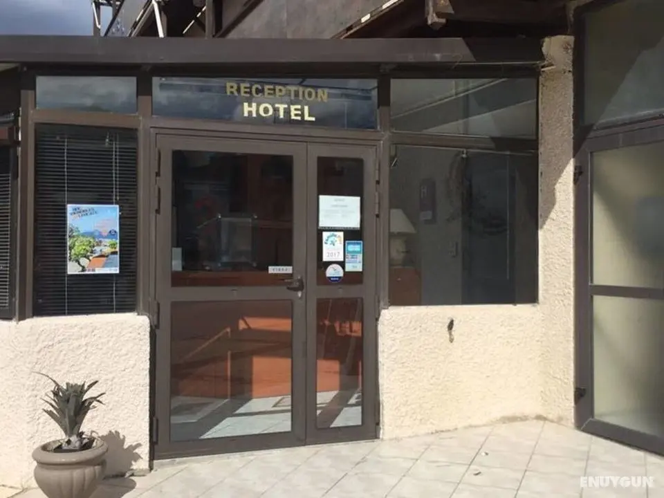 Rev'Hotel - Dış Mekan