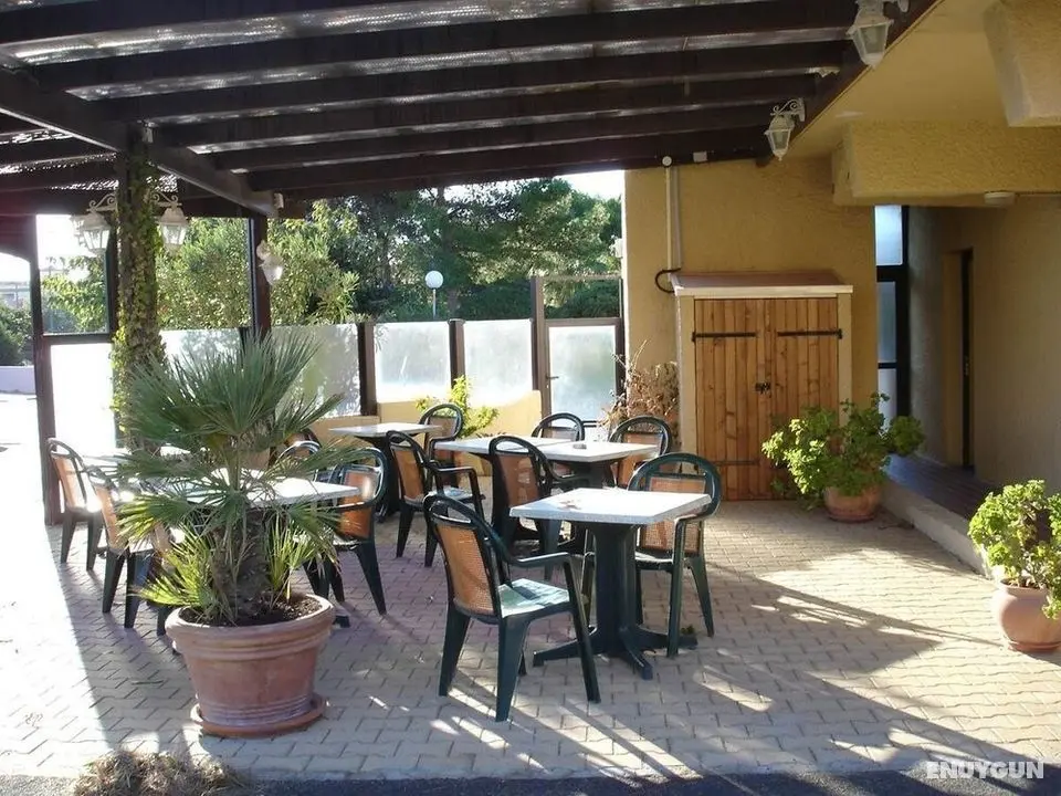 Rev'Hotel - Öne Çıkan Resim