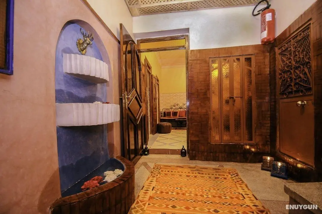 Riad Belinda - Genel