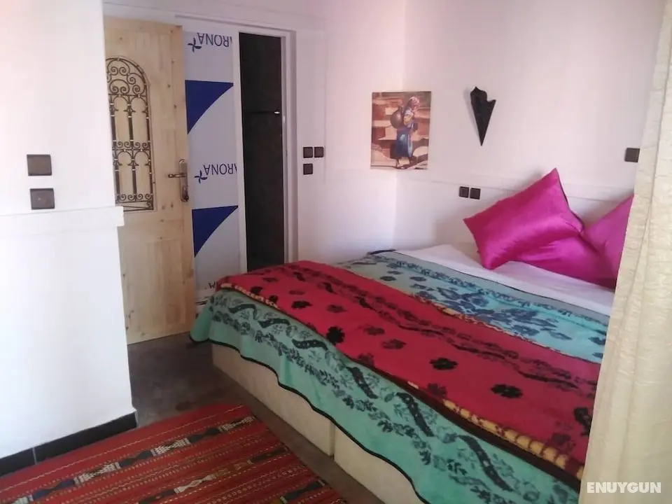 Riad Bleu Afriqua - Öne Çıkan Resim
