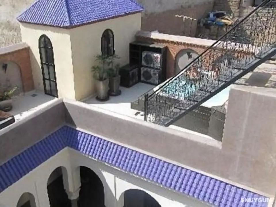 Riad Carllian - Dış Mekan