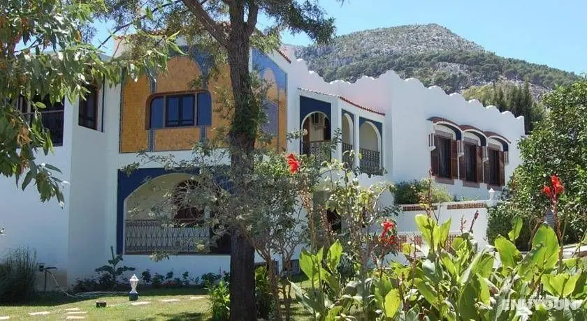 Riad Dar Achaach - Genel