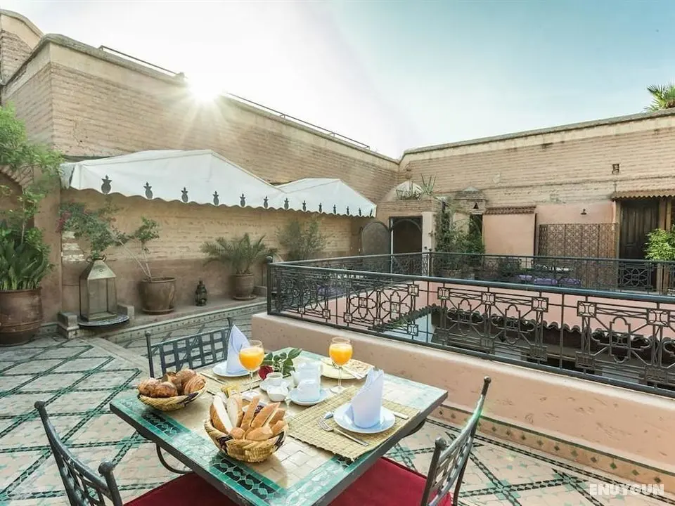 Riad Ecila - Yerinde Yemek