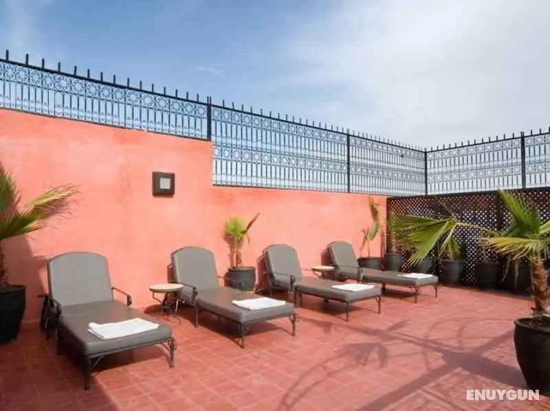 Riad Elizabeth - Genel