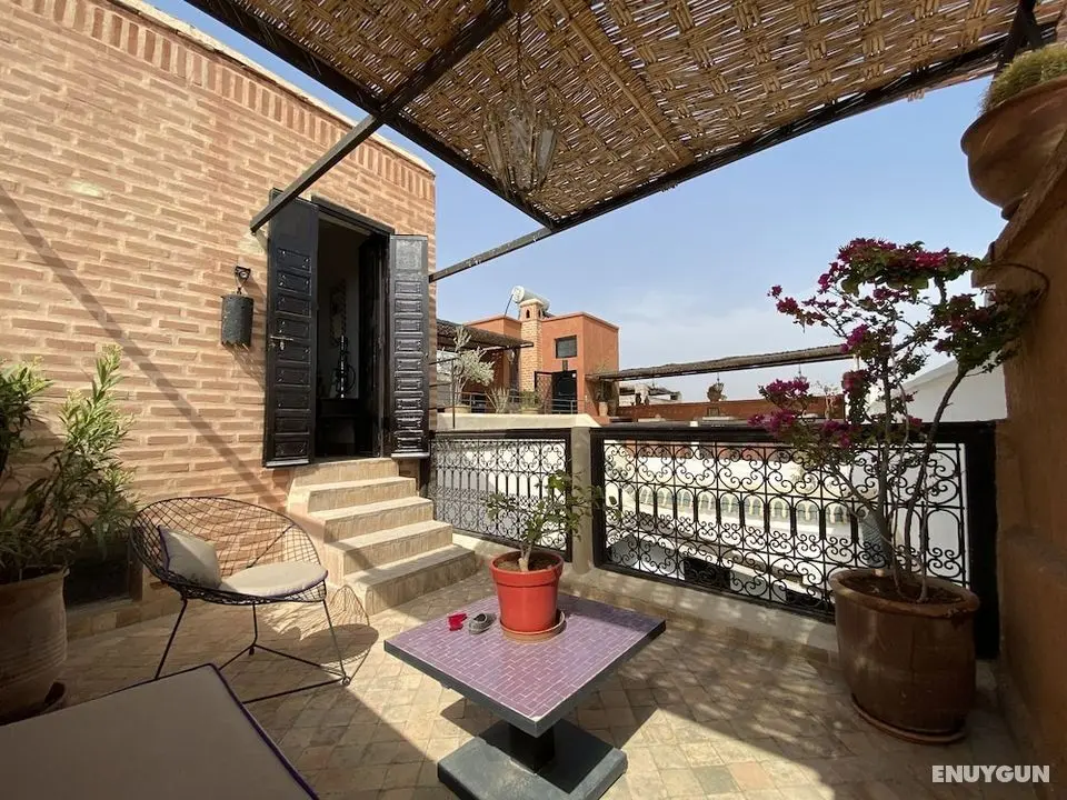 Riad Houdou - Oda