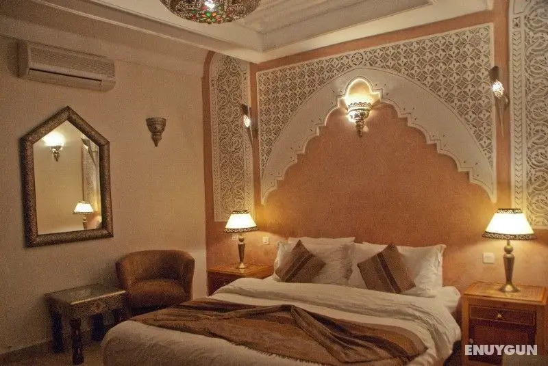 Riad Jonan - Genel