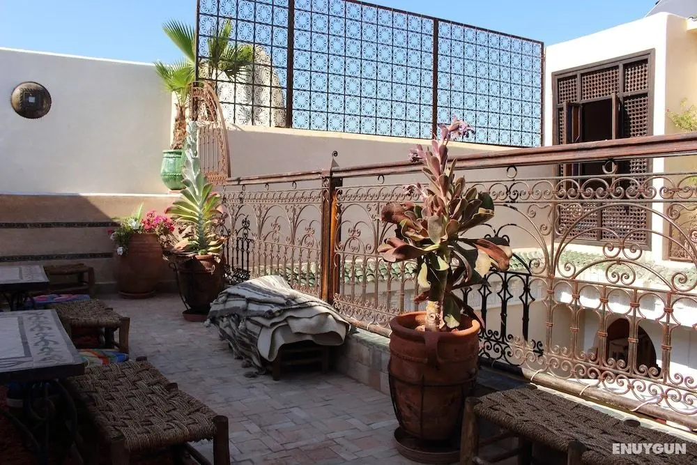 Riad Makene Mouchkill - Dış Mekan