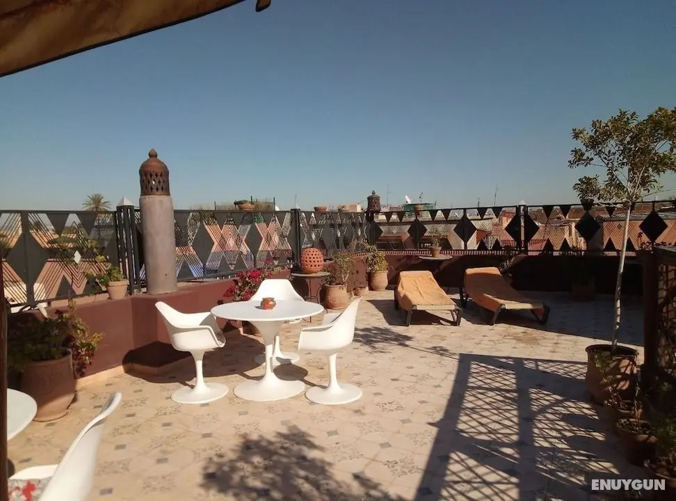 Riad Salma De Groot - Yerinde Yemek