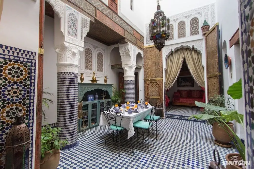 Riad Sanaa Rose - Öne Çıkan Resim