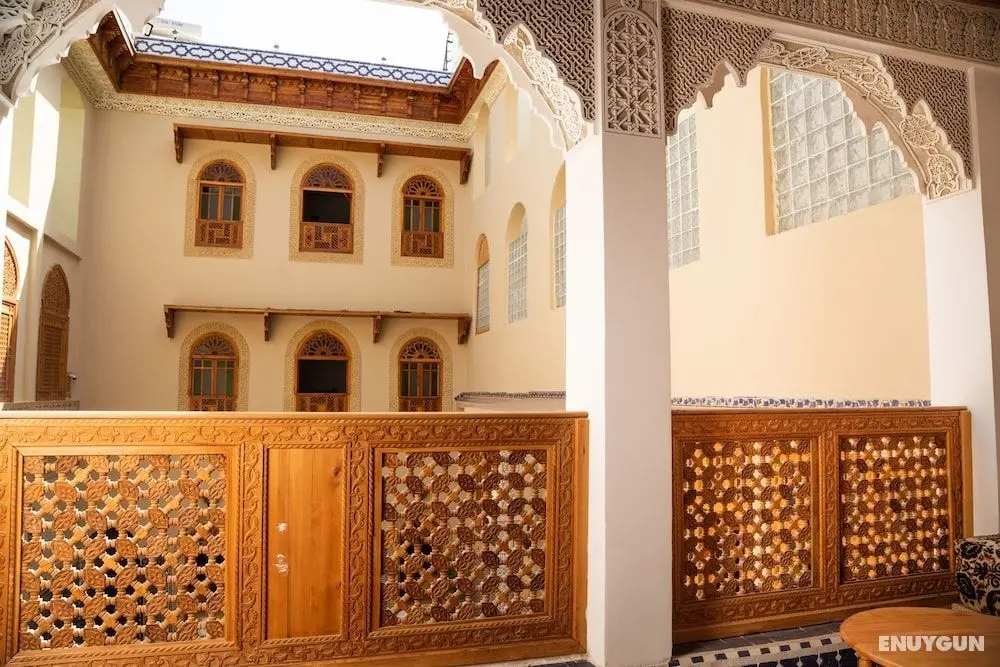 Riad Sayeda Al Hora - Oda Manzaraları